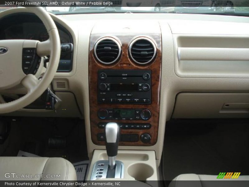 Oxford White / Pebble Beige 2007 Ford Freestyle SEL AWD