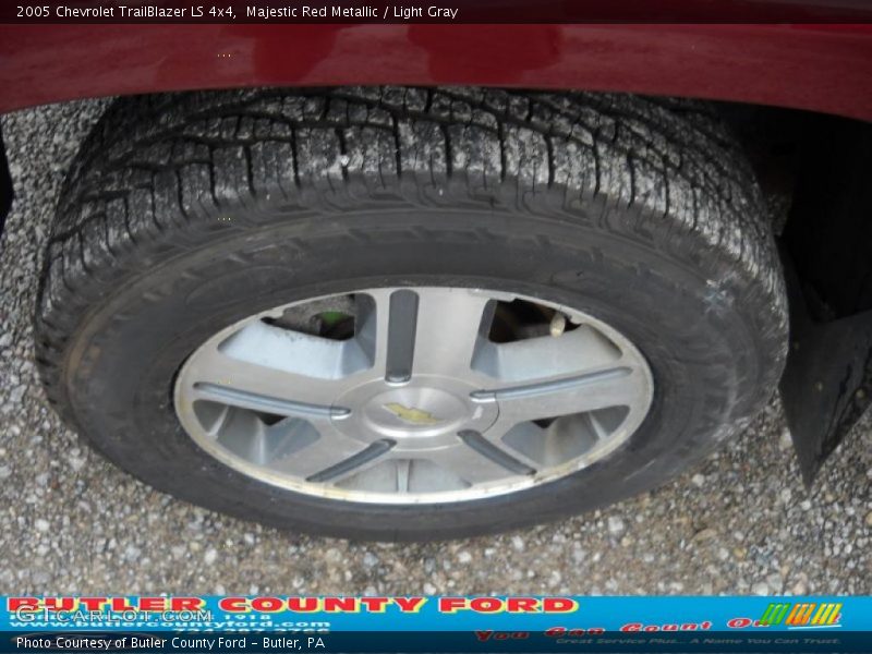 Majestic Red Metallic / Light Gray 2005 Chevrolet TrailBlazer LS 4x4
