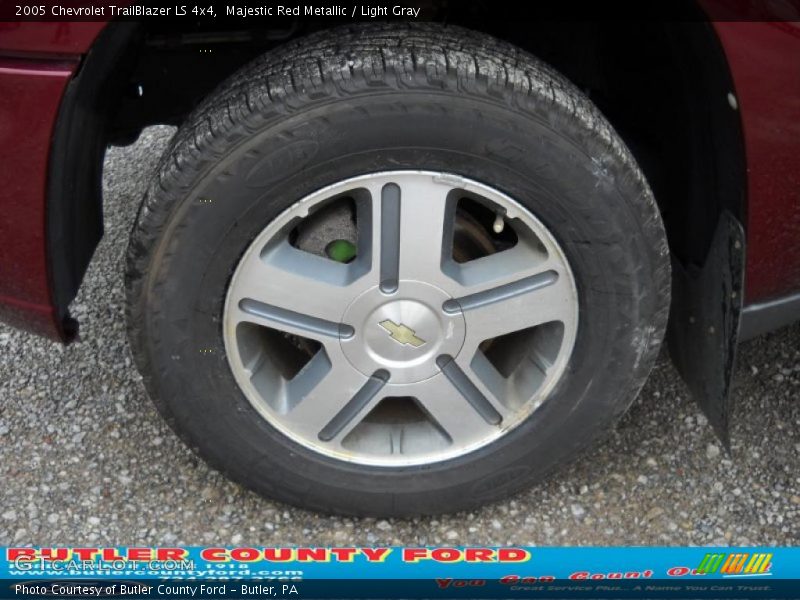 Majestic Red Metallic / Light Gray 2005 Chevrolet TrailBlazer LS 4x4