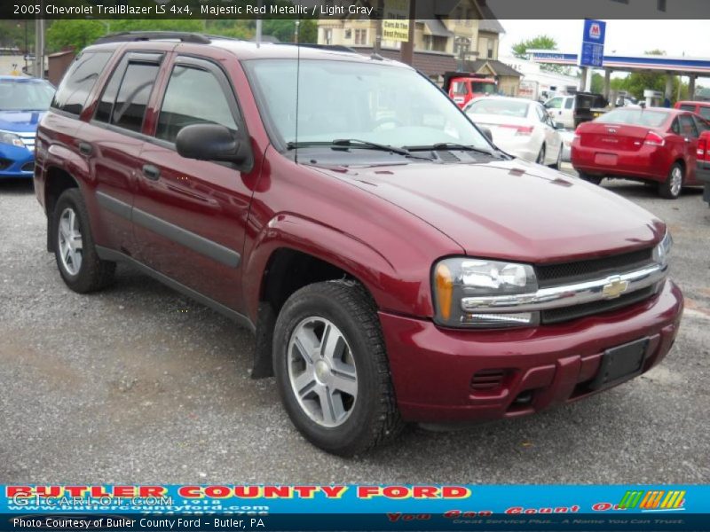 Majestic Red Metallic / Light Gray 2005 Chevrolet TrailBlazer LS 4x4