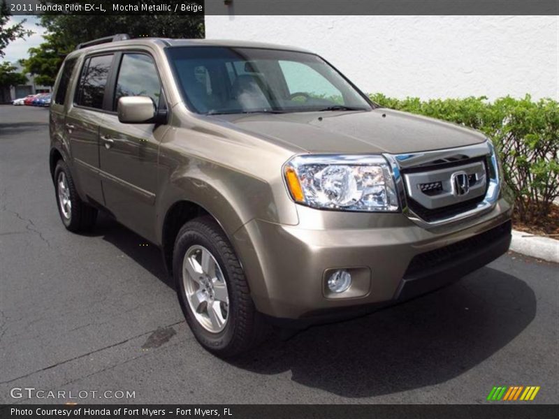 Front 3/4 View of 2011 Pilot EX-L