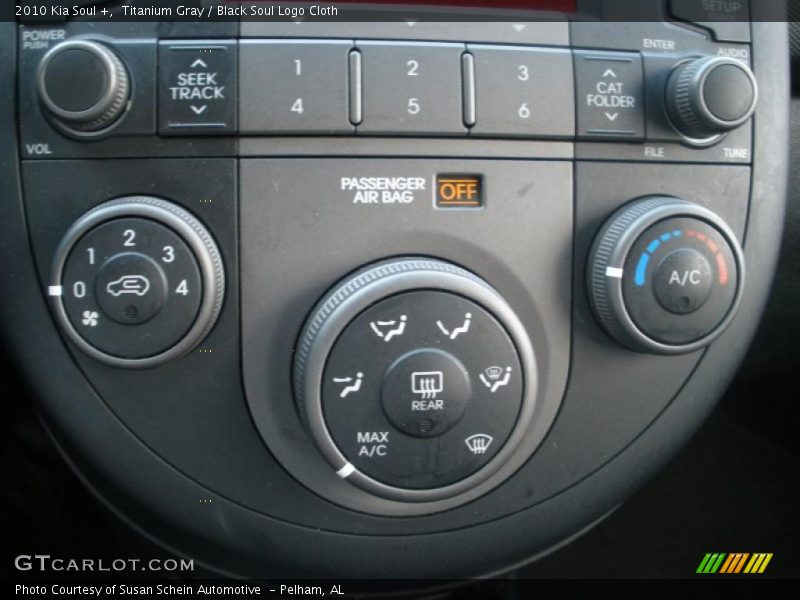 Titanium Gray / Black Soul Logo Cloth 2010 Kia Soul +