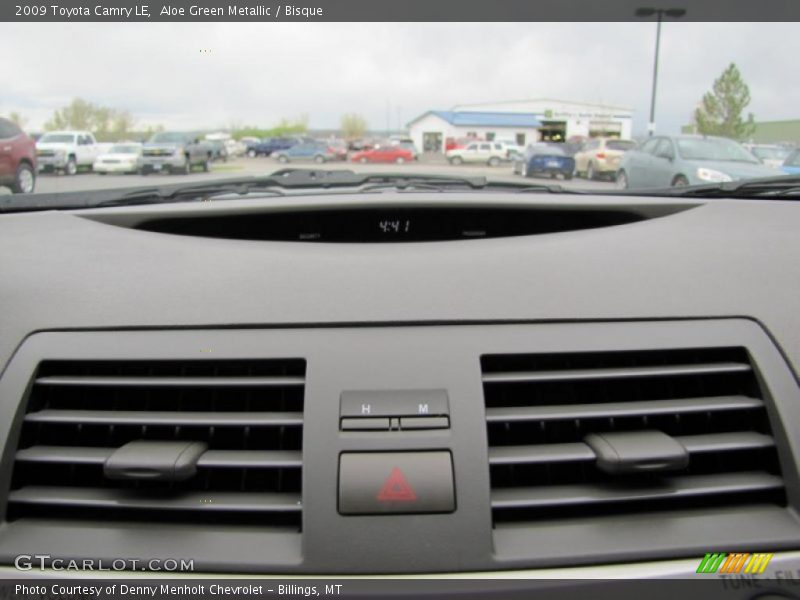 Aloe Green Metallic / Bisque 2009 Toyota Camry LE