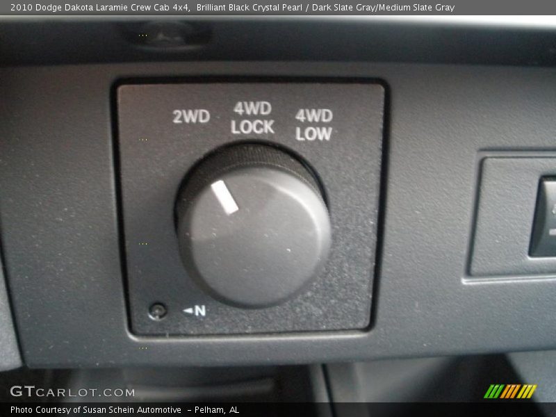 Brilliant Black Crystal Pearl / Dark Slate Gray/Medium Slate Gray 2010 Dodge Dakota Laramie Crew Cab 4x4