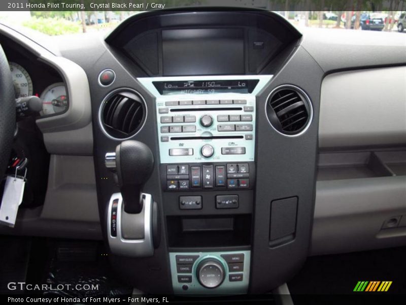 Controls of 2011 Pilot Touring