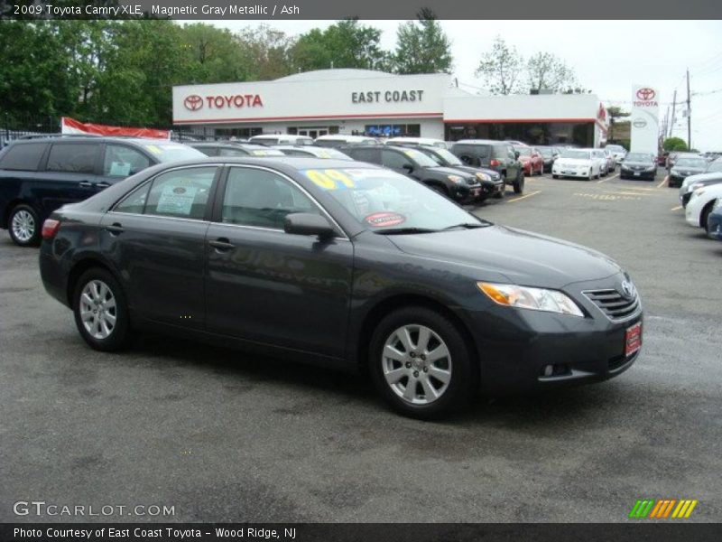 Magnetic Gray Metallic / Ash 2009 Toyota Camry XLE