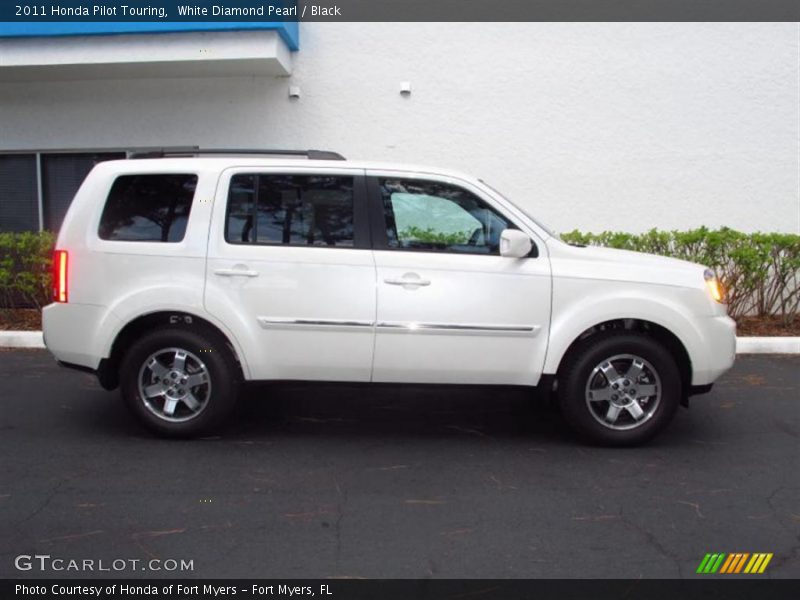 White Diamond Pearl / Black 2011 Honda Pilot Touring