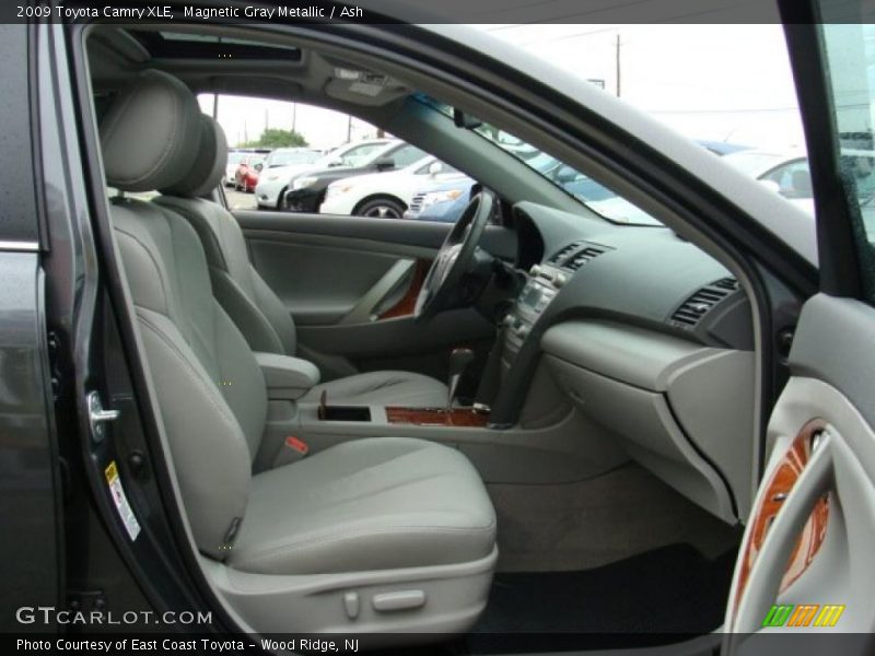 Magnetic Gray Metallic / Ash 2009 Toyota Camry XLE