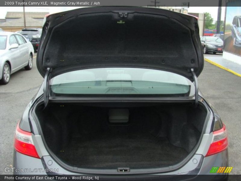 Magnetic Gray Metallic / Ash 2009 Toyota Camry XLE