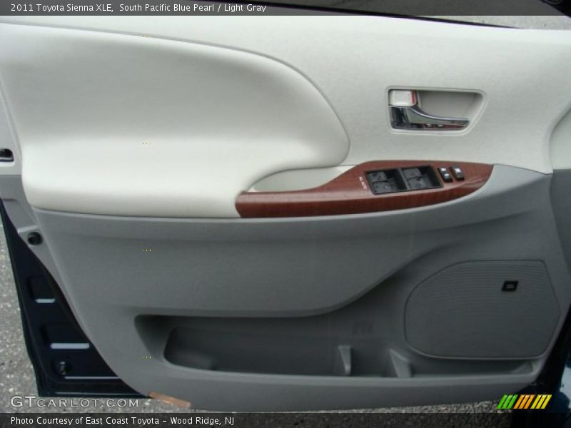 South Pacific Blue Pearl / Light Gray 2011 Toyota Sienna XLE