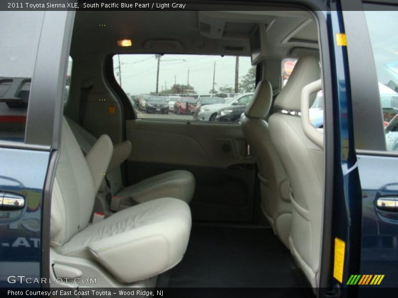 South Pacific Blue Pearl / Light Gray 2011 Toyota Sienna XLE