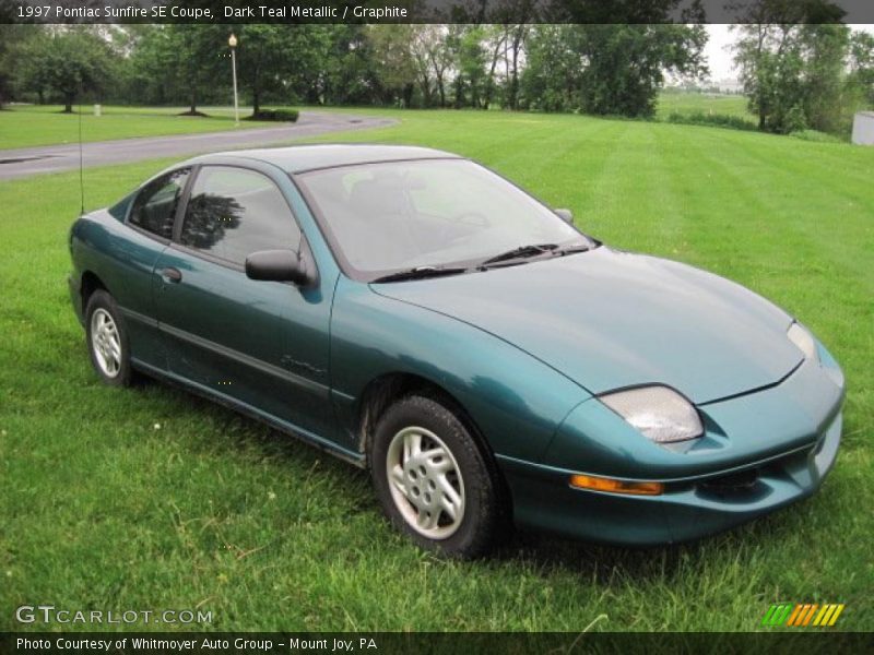 Front 3/4 View of 1997 Sunfire SE Coupe