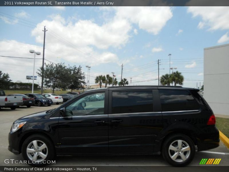 Tanzanite Blue Metallic / Aero Gray 2011 Volkswagen Routan SE