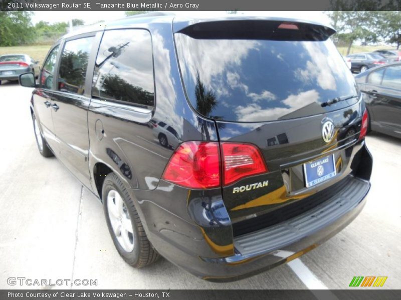 Tanzanite Blue Metallic / Aero Gray 2011 Volkswagen Routan SE