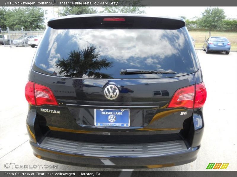 Tanzanite Blue Metallic / Aero Gray 2011 Volkswagen Routan SE