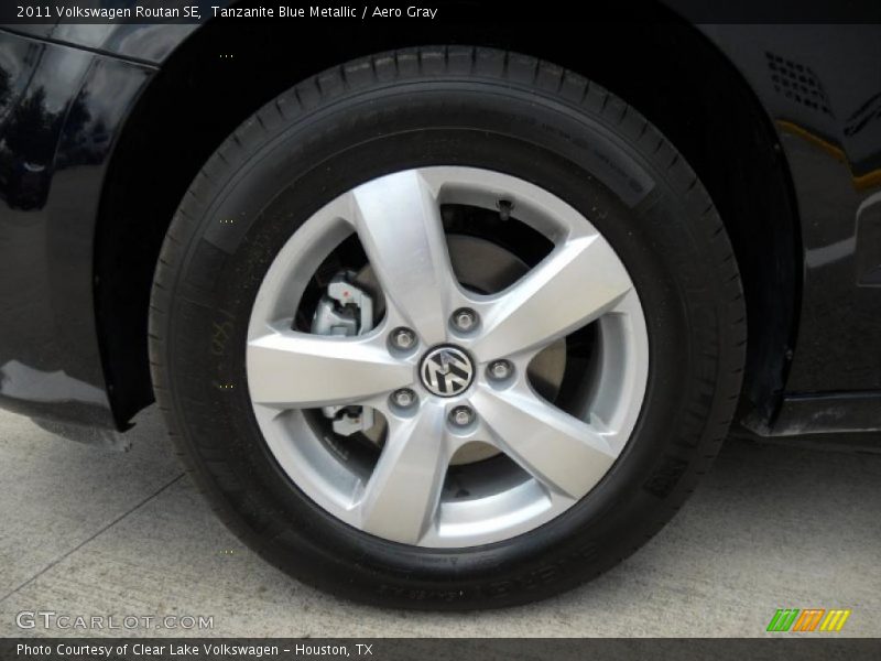 Tanzanite Blue Metallic / Aero Gray 2011 Volkswagen Routan SE