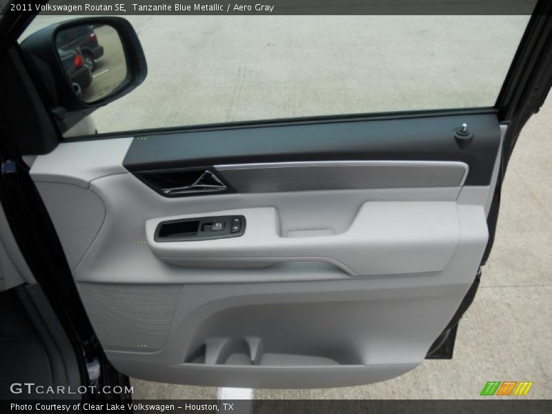 Tanzanite Blue Metallic / Aero Gray 2011 Volkswagen Routan SE