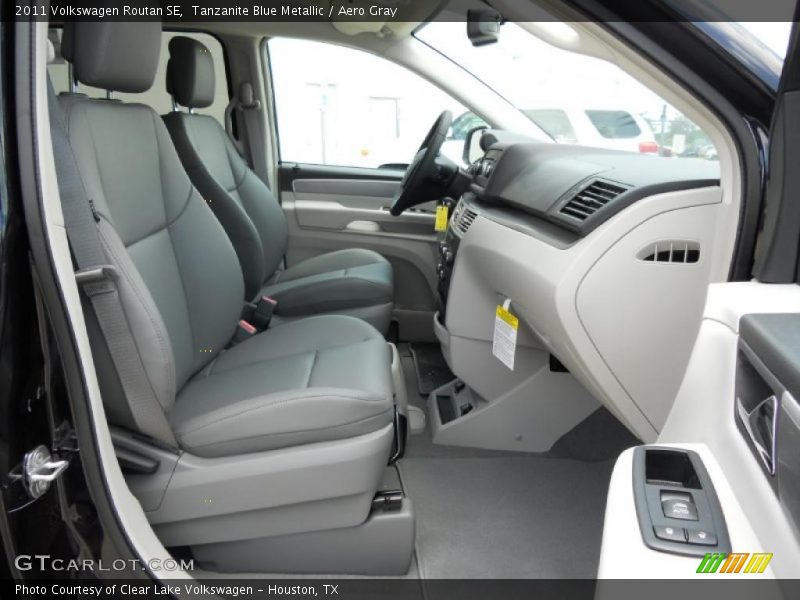 Tanzanite Blue Metallic / Aero Gray 2011 Volkswagen Routan SE
