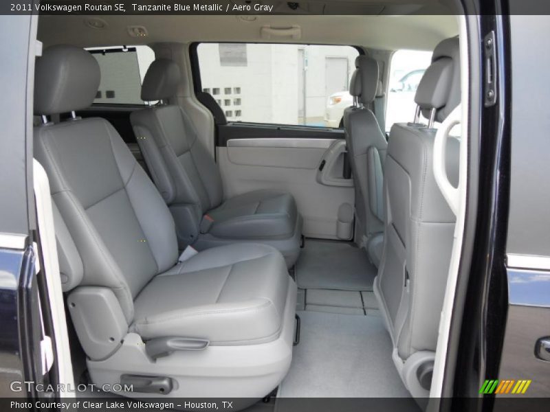 Tanzanite Blue Metallic / Aero Gray 2011 Volkswagen Routan SE