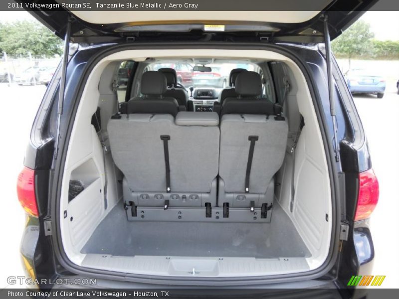 Tanzanite Blue Metallic / Aero Gray 2011 Volkswagen Routan SE