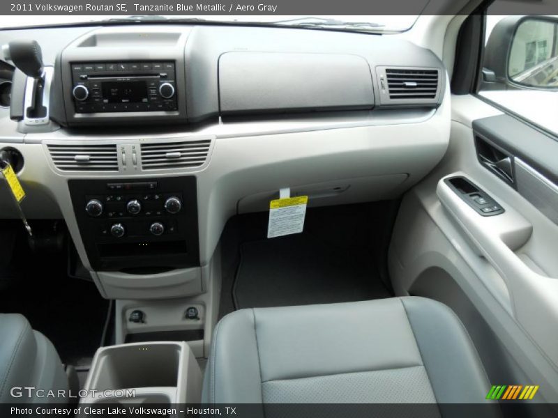 Tanzanite Blue Metallic / Aero Gray 2011 Volkswagen Routan SE