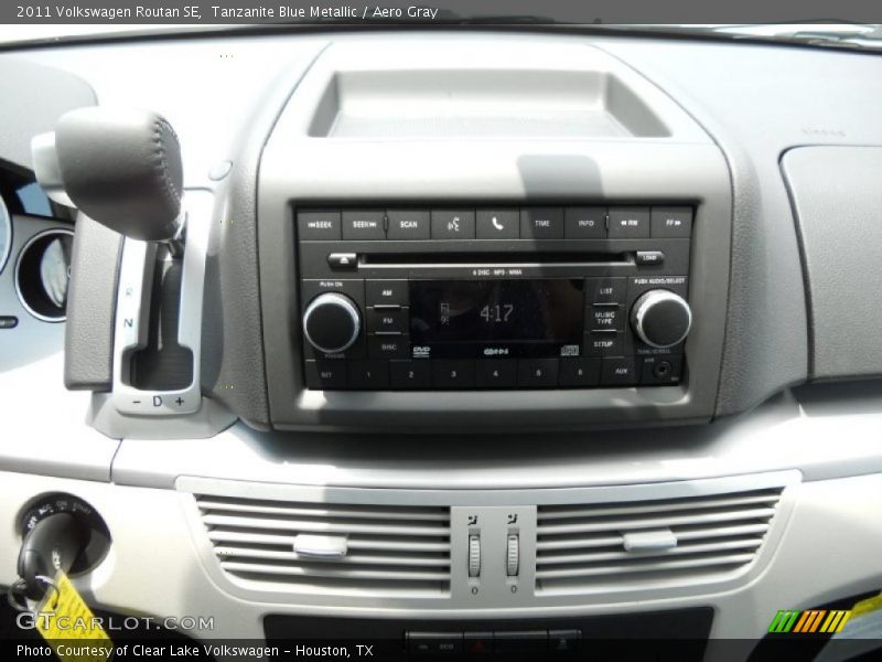Tanzanite Blue Metallic / Aero Gray 2011 Volkswagen Routan SE