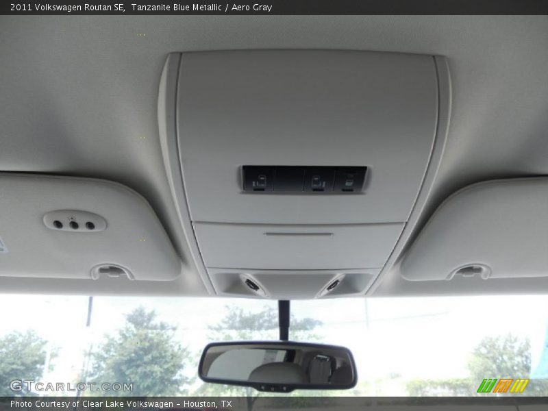 Tanzanite Blue Metallic / Aero Gray 2011 Volkswagen Routan SE