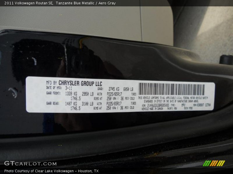 Tanzanite Blue Metallic / Aero Gray 2011 Volkswagen Routan SE