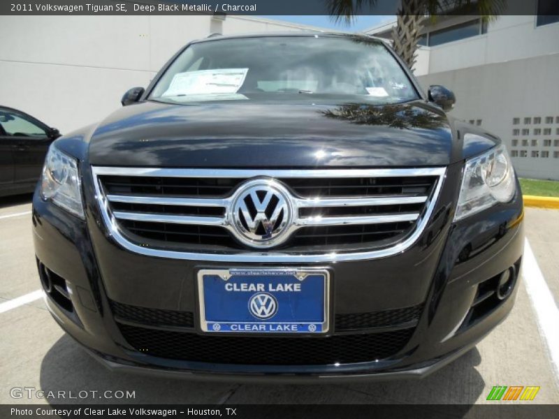 Deep Black Metallic / Charcoal 2011 Volkswagen Tiguan SE