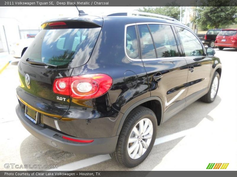 Deep Black Metallic / Charcoal 2011 Volkswagen Tiguan SE