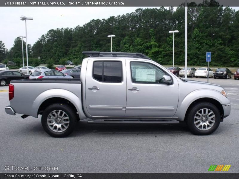 Radiant Silver Metallic / Graphite 2010 Nissan Frontier LE Crew Cab