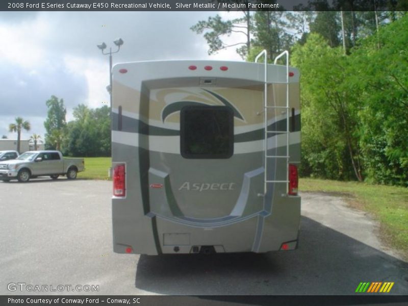 Silver Metallic / Medium Parchment 2008 Ford E Series Cutaway E450 Recreational Vehicle