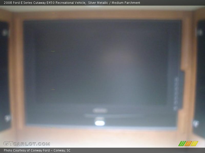 Silver Metallic / Medium Parchment 2008 Ford E Series Cutaway E450 Recreational Vehicle