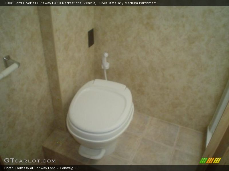 Silver Metallic / Medium Parchment 2008 Ford E Series Cutaway E450 Recreational Vehicle