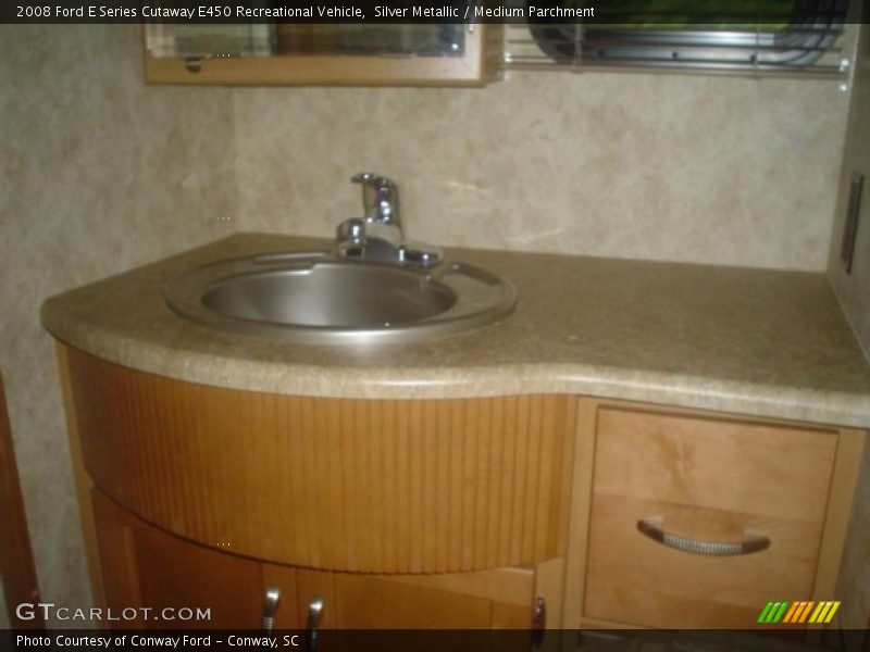 Silver Metallic / Medium Parchment 2008 Ford E Series Cutaway E450 Recreational Vehicle