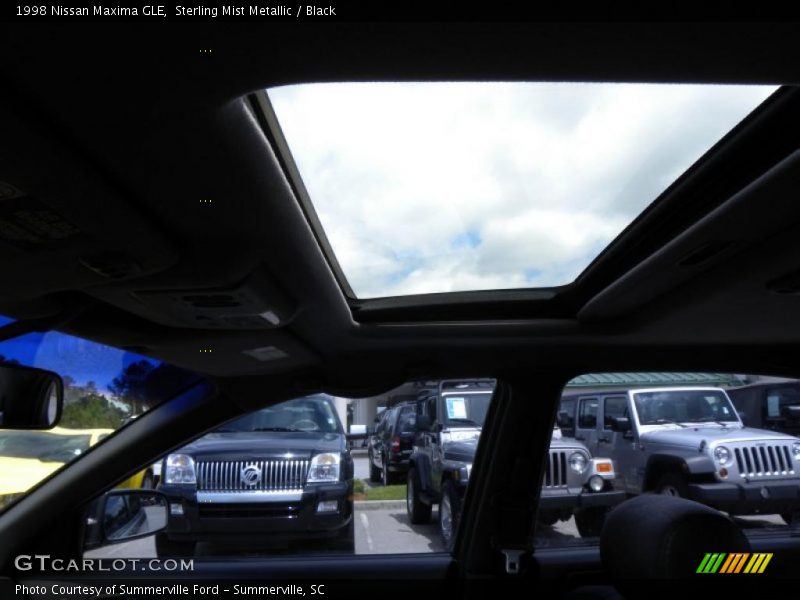 Sterling Mist Metallic / Black 1998 Nissan Maxima GLE