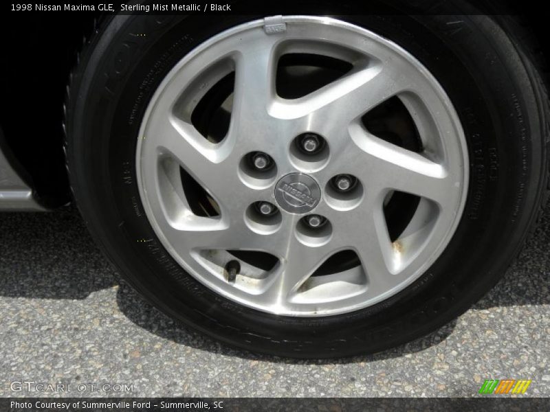 Sterling Mist Metallic / Black 1998 Nissan Maxima GLE