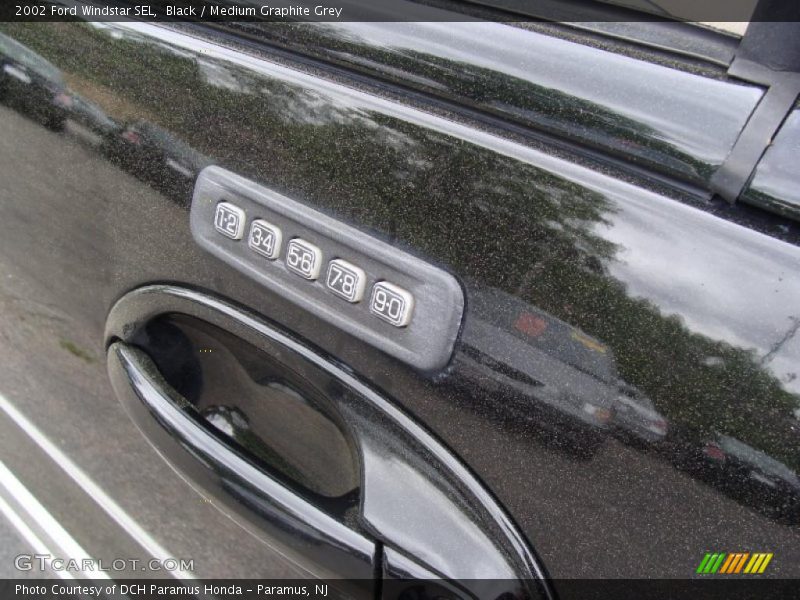 Black / Medium Graphite Grey 2002 Ford Windstar SEL