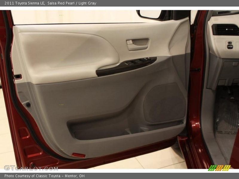 Salsa Red Pearl / Light Gray 2011 Toyota Sienna LE