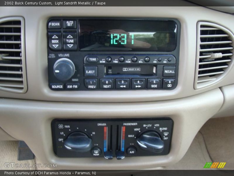 Light Sandrift Metallic / Taupe 2002 Buick Century Custom