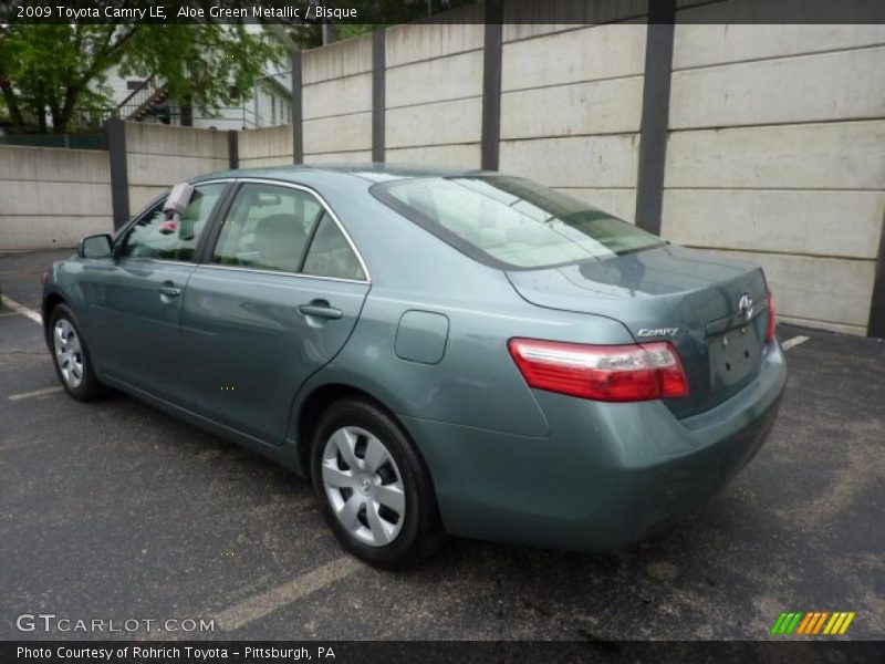 Aloe Green Metallic / Bisque 2009 Toyota Camry LE