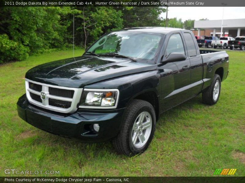 Front 3/4 View of 2011 Dakota Big Horn Extended Cab 4x4