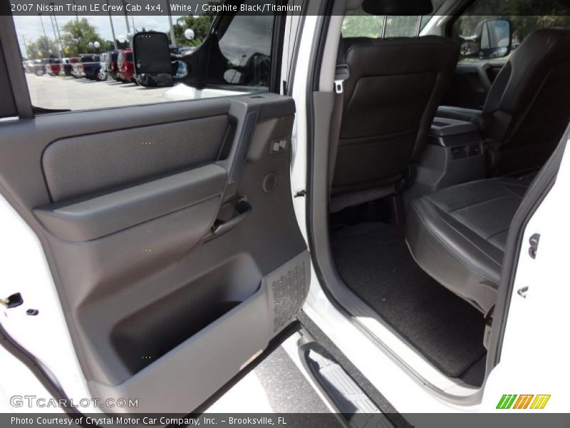 White / Graphite Black/Titanium 2007 Nissan Titan LE Crew Cab 4x4