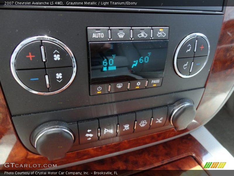 Controls of 2007 Avalanche LS 4WD