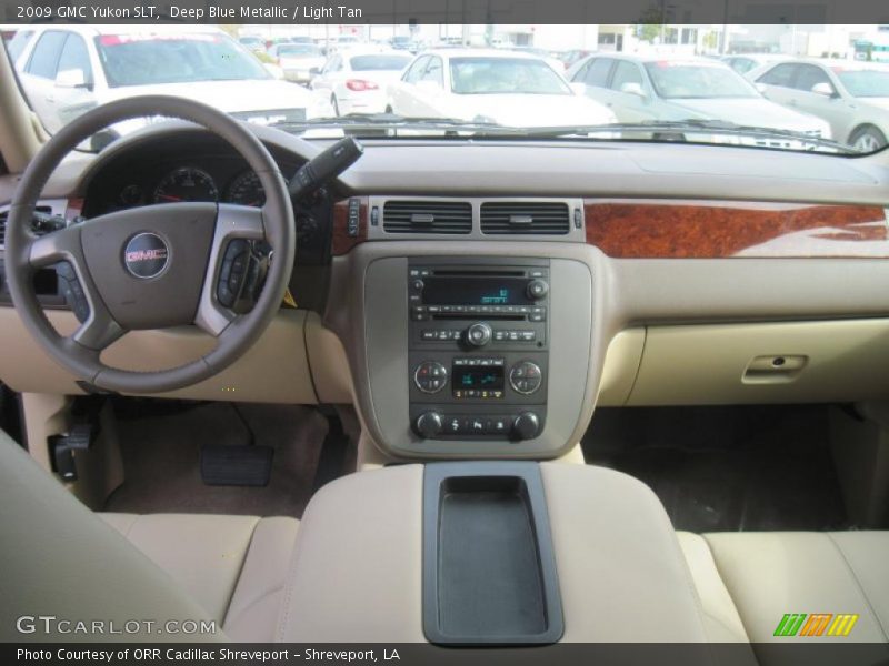 Dashboard of 2009 Yukon SLT