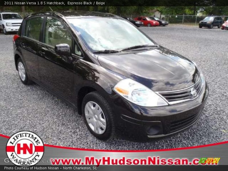 Espresso Black / Beige 2011 Nissan Versa 1.8 S Hatchback