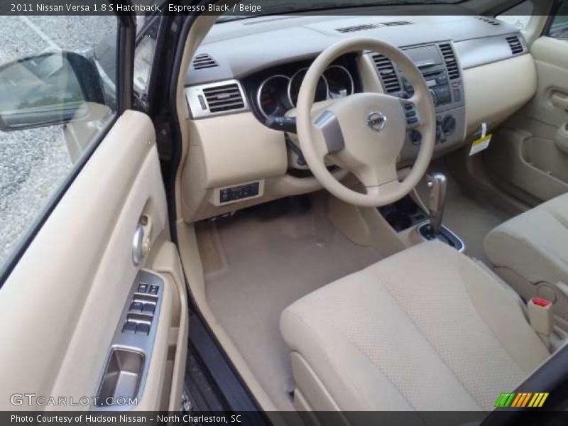 Espresso Black / Beige 2011 Nissan Versa 1.8 S Hatchback