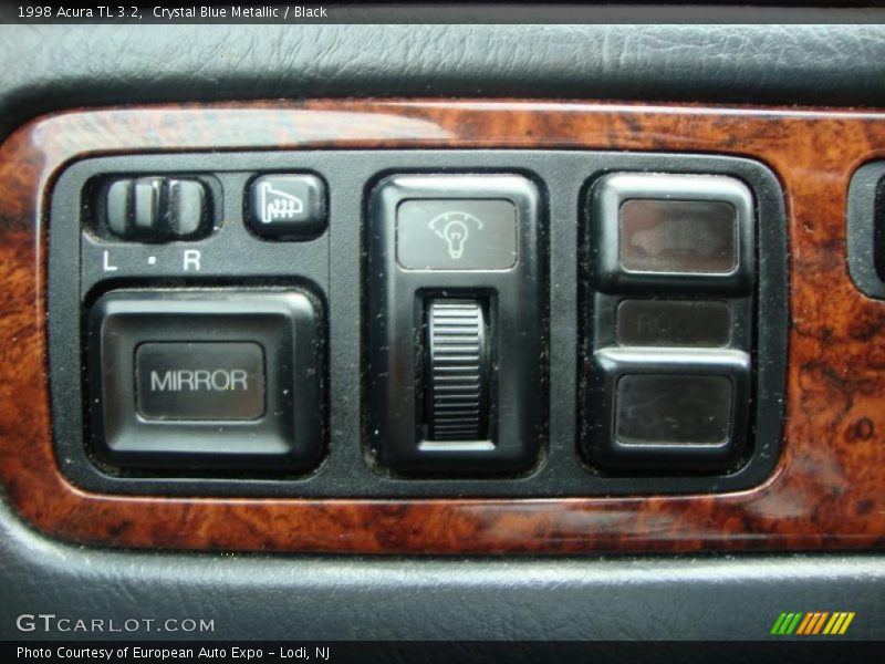Controls of 1998 TL 3.2