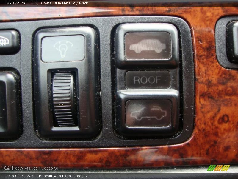 Controls of 1998 TL 3.2