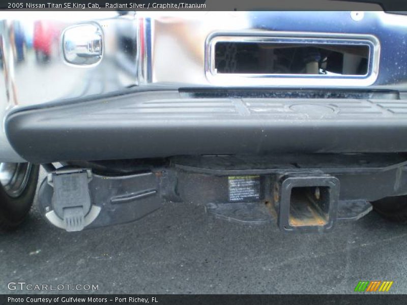 Radiant Silver / Graphite/Titanium 2005 Nissan Titan SE King Cab